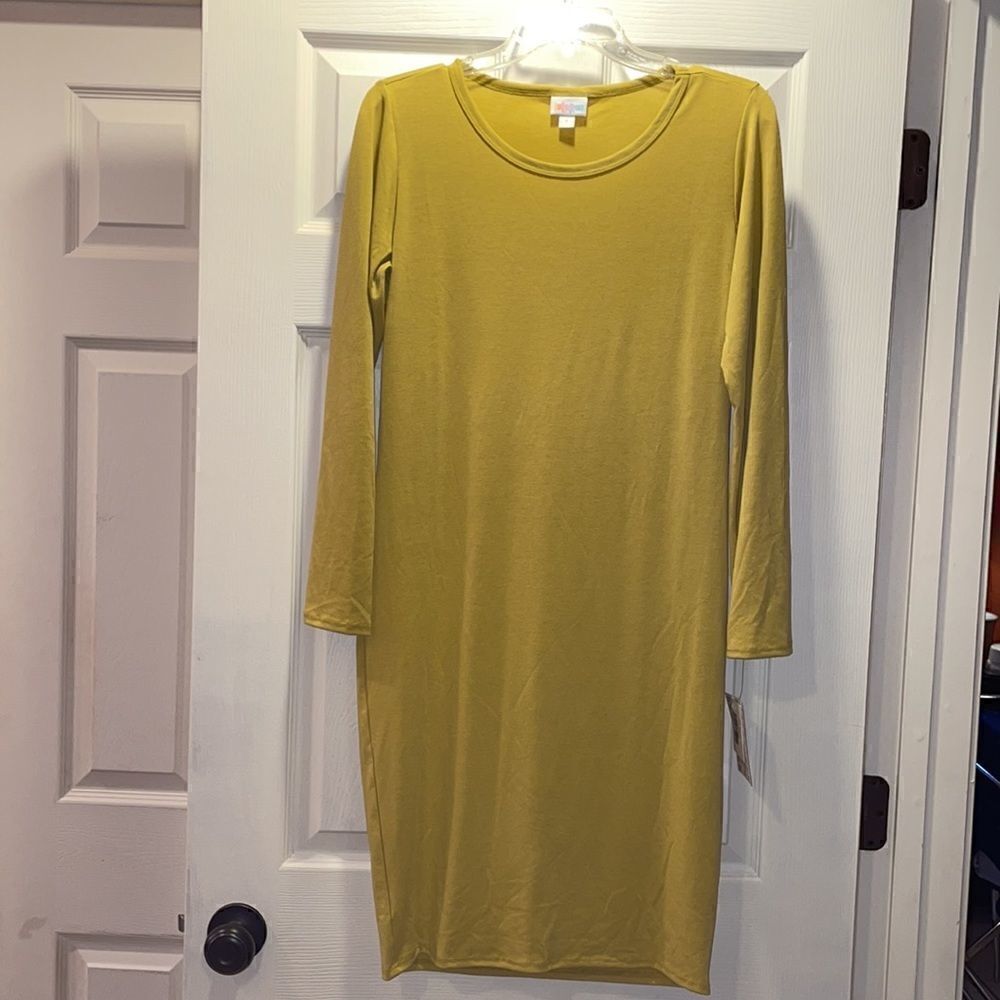 ✨LuLaRoe Solid Mustard Debbie dress, NWT.